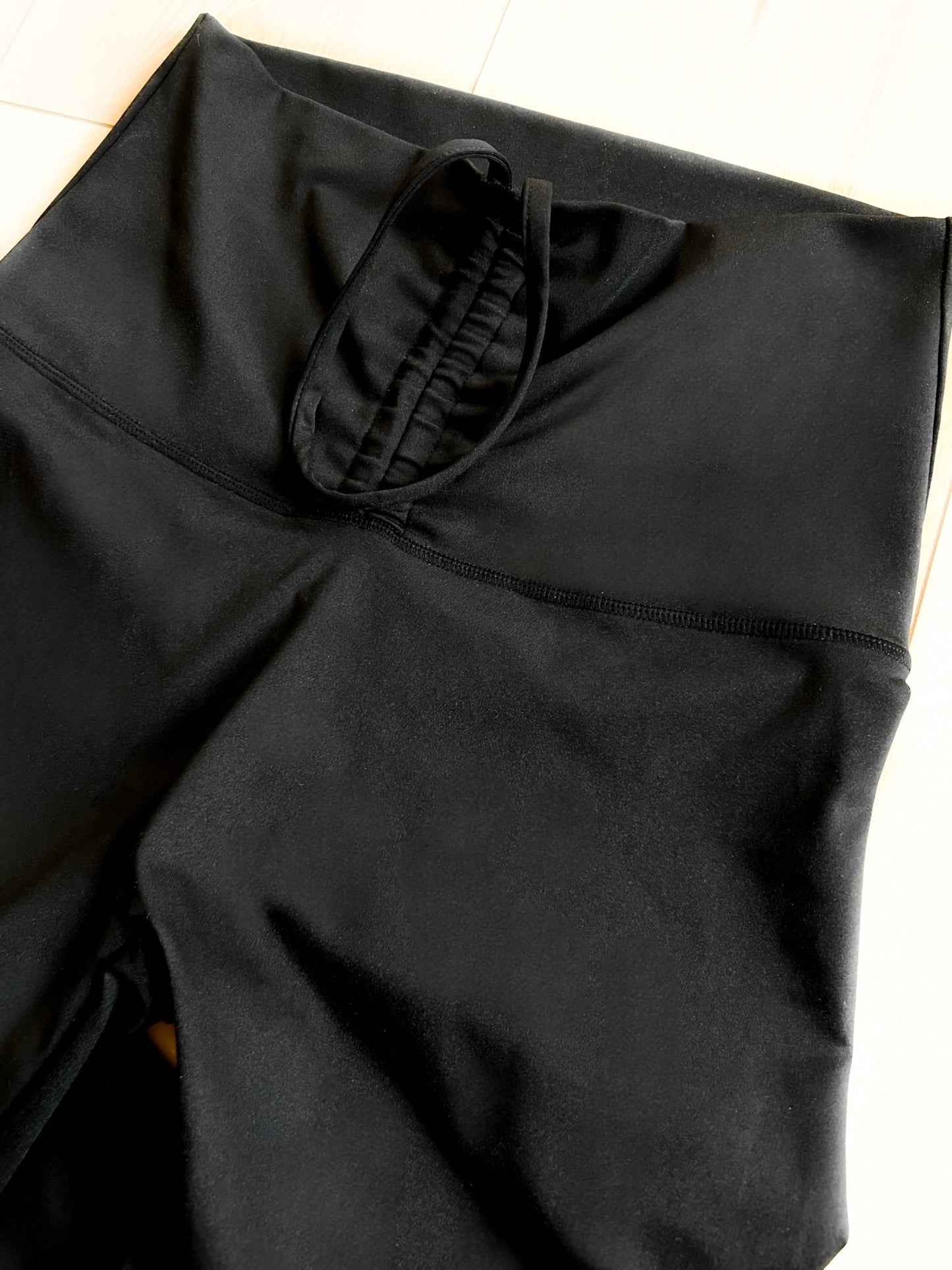 PRE - ORDER Curve & Contour Scrunch Leggings - 5/26 - Girl Code Couture